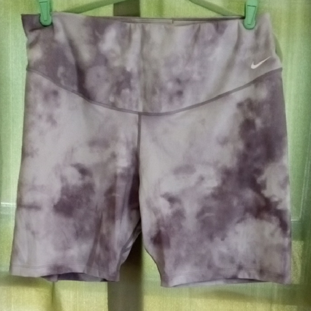 Nike Gray Athletic Shorts for Active Comfort